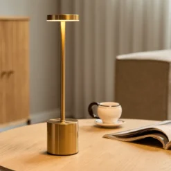 Elvis LED bordlampe guld
