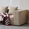Hailey - Højrevendt chaiselong modulsofa med puf i sand L: 415 X D: 172 X H: 65 cm